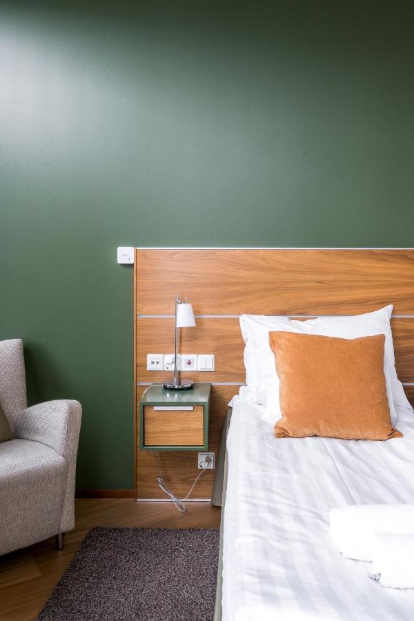 Hiisi Hotel Helsinki Jaetkaesaari Экстерьер фото